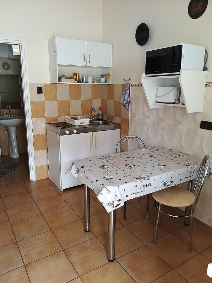 Garden Apartmanház 2 Hajdúszoboszló Esterno foto